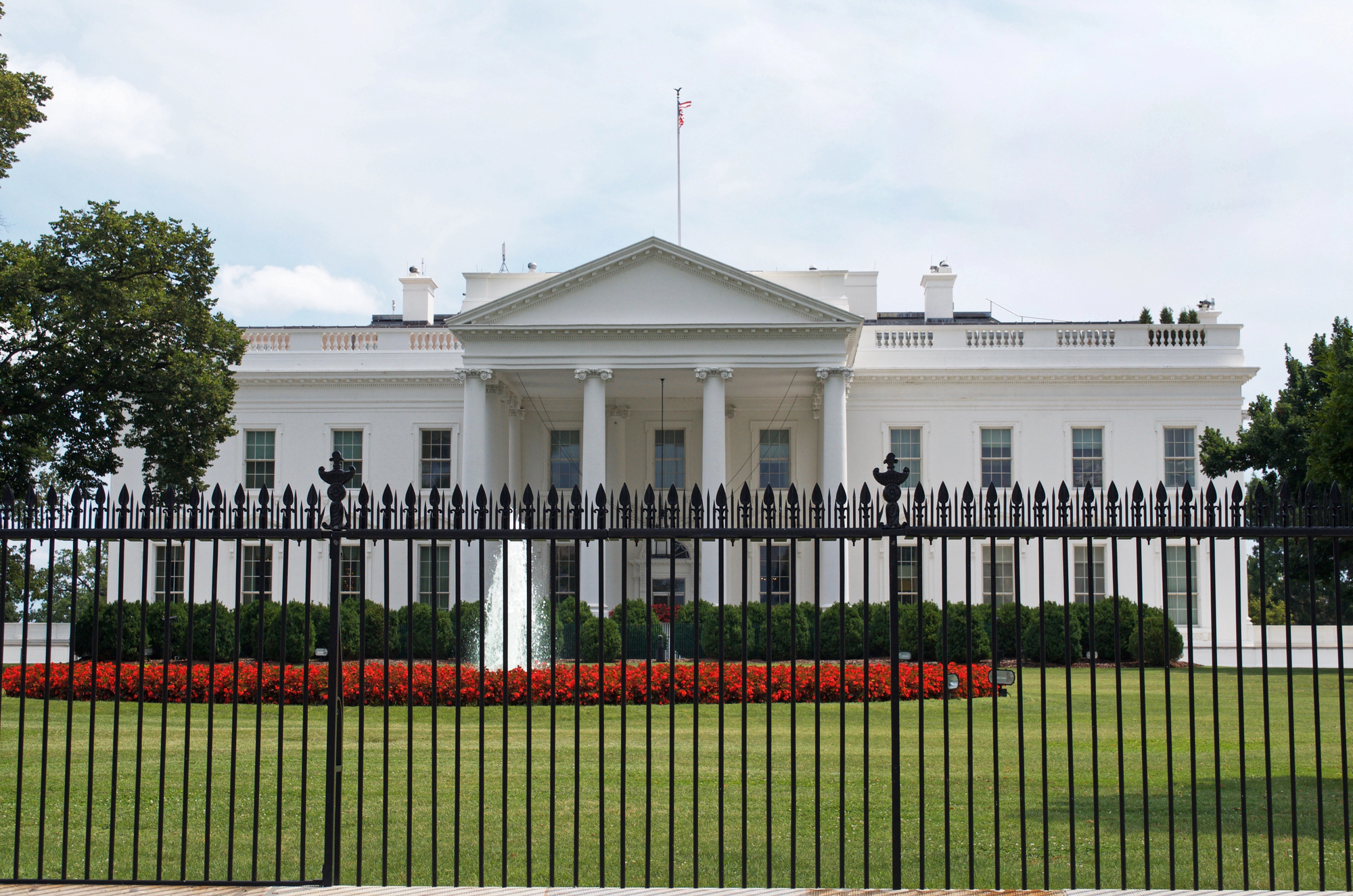 15 historic photos of the White House through the years