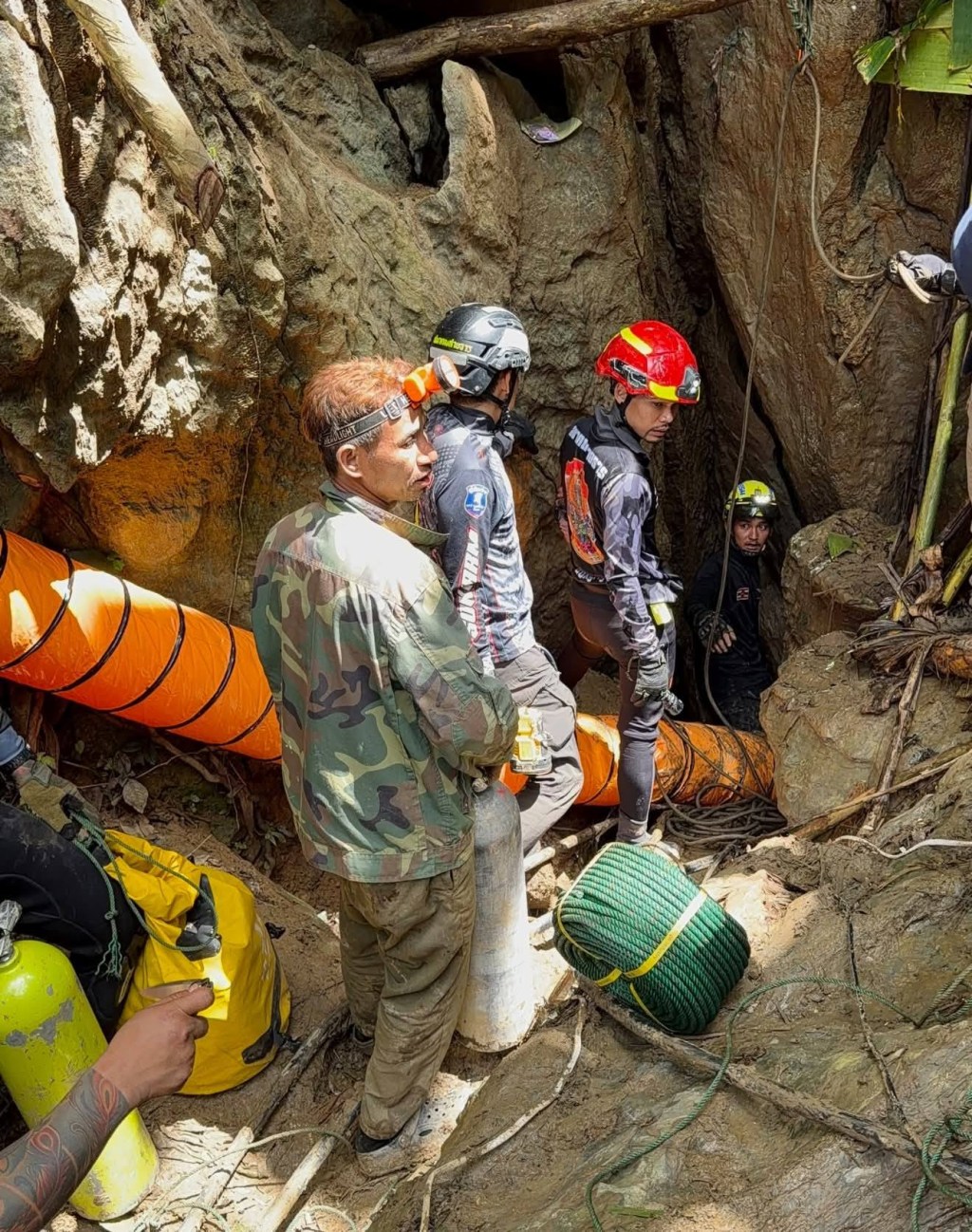 Desperate search for 7 villagers trapped in a flooded Laos cave enters ...
