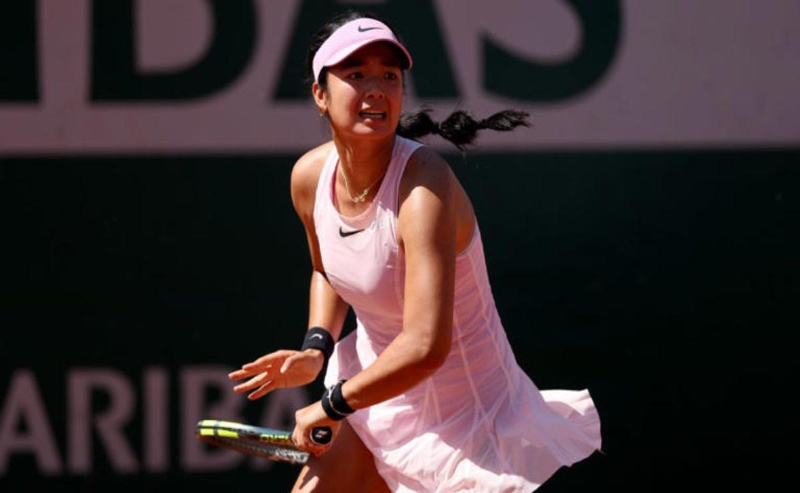 Alex Eala overwhelmed by Iva Jovic in French Open first round