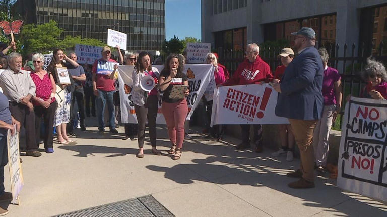 Rally calls for release of woman arrested by ICE as deportation looms