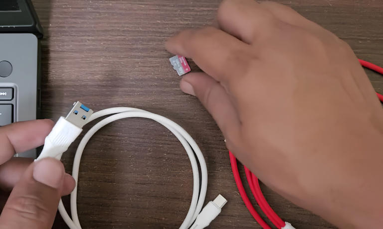 This normal USB cable secretly wants to be a hacking tool
