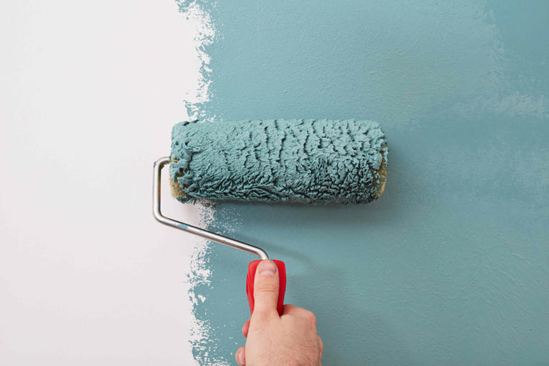How to tell if the paint on your walls is oil or latex before you repaint