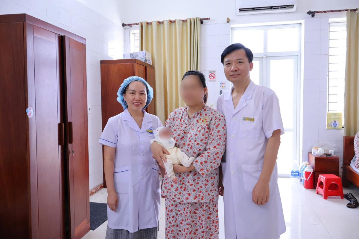 Chạy đua 5 phút cứu mẹ con sản phụ sa dây rốn, vỡ ối hoàn toàn ở Hưng Yên