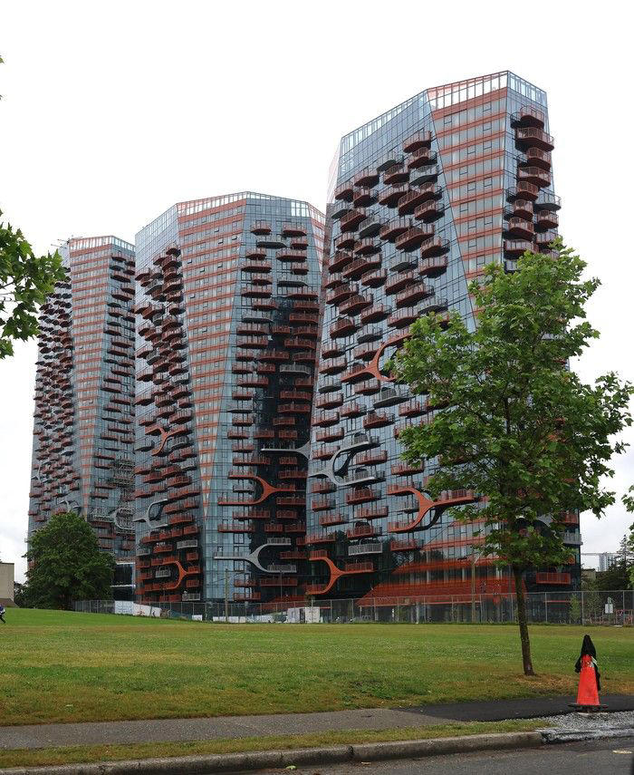 See Vancouver's Sen̓áḵw towers, from the inside out