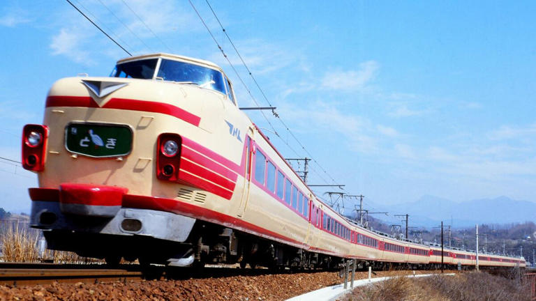 国鉄が生んだ「直流特急型電車」黄金期の記憶 181系「とき」から183系「あずさ」「あまぎ」、185系まで