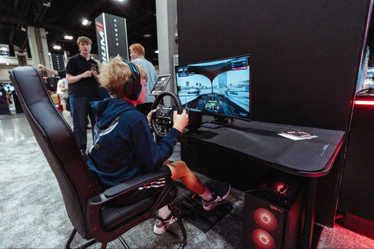 SimRacing Expo's first-ever US event proves driving sims have finally ...