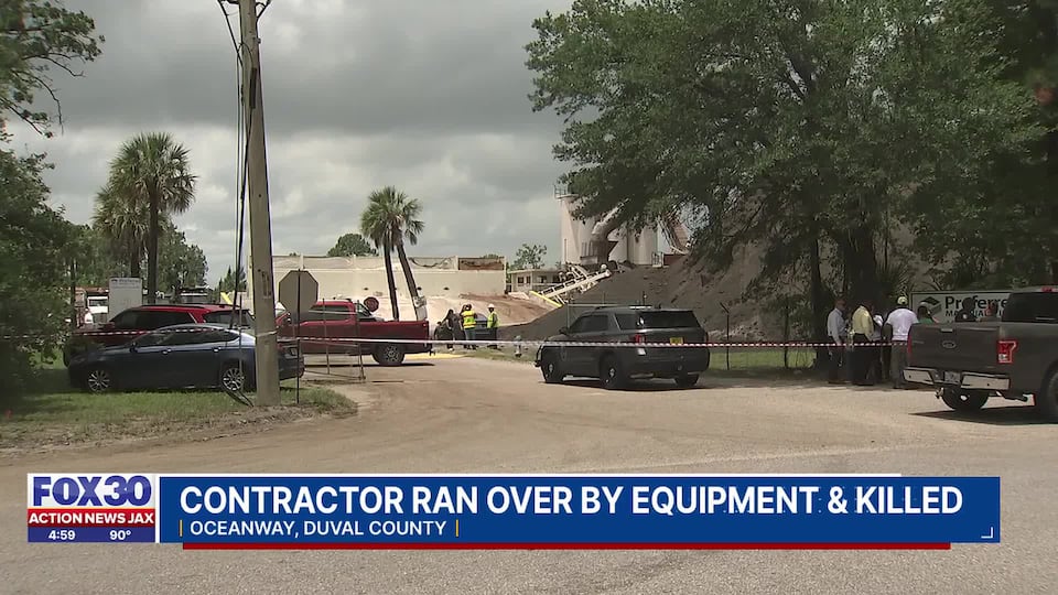 Man dead after being run over by front-end loader, Jacksonville police say