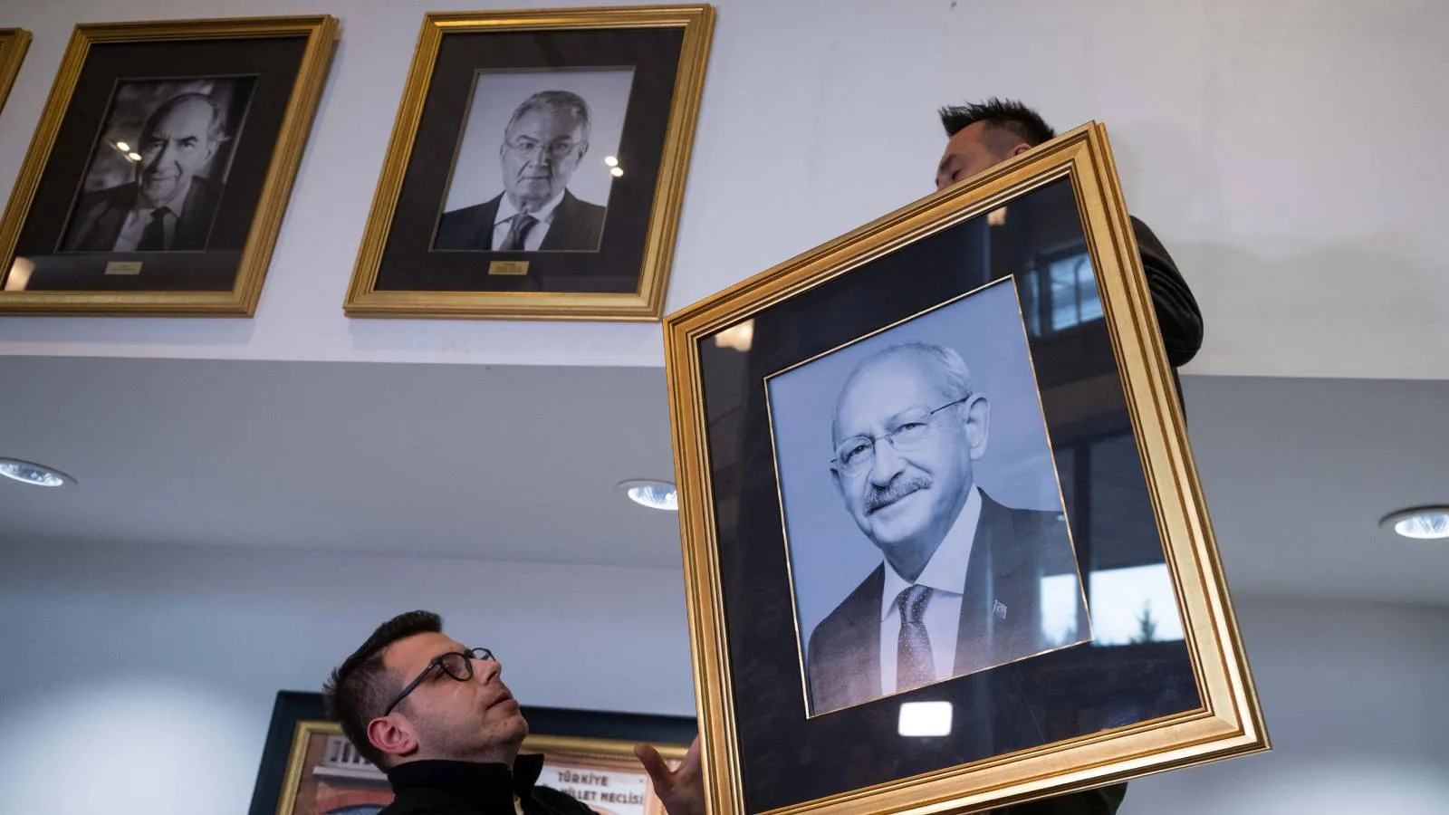 Ertuğrul Özkök: Kurultayda 276 oy farkla kaybetmişti, kamuoyu anketinde ...