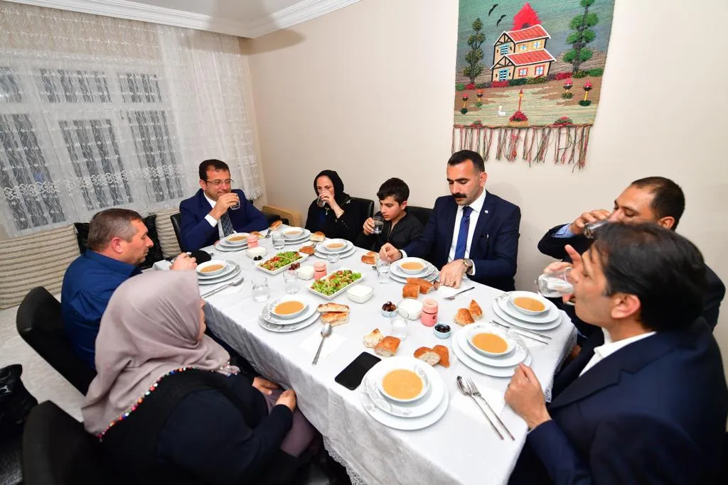 Ertuğrul Özkök: Kurultayda 276 oy farkla kaybetmişti, kamuoyu anketinde ...