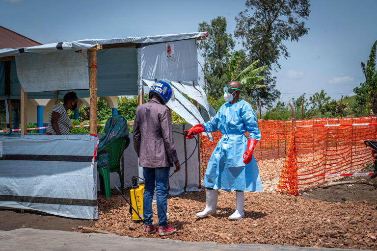 India reports first suspected Ebola case