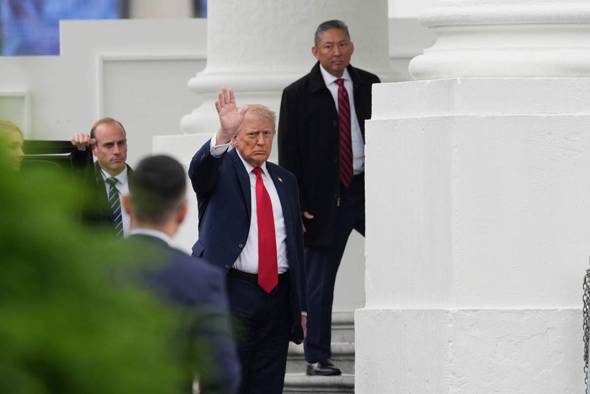 White House erupts at 'gutter trash' CNN journalist over report on ...