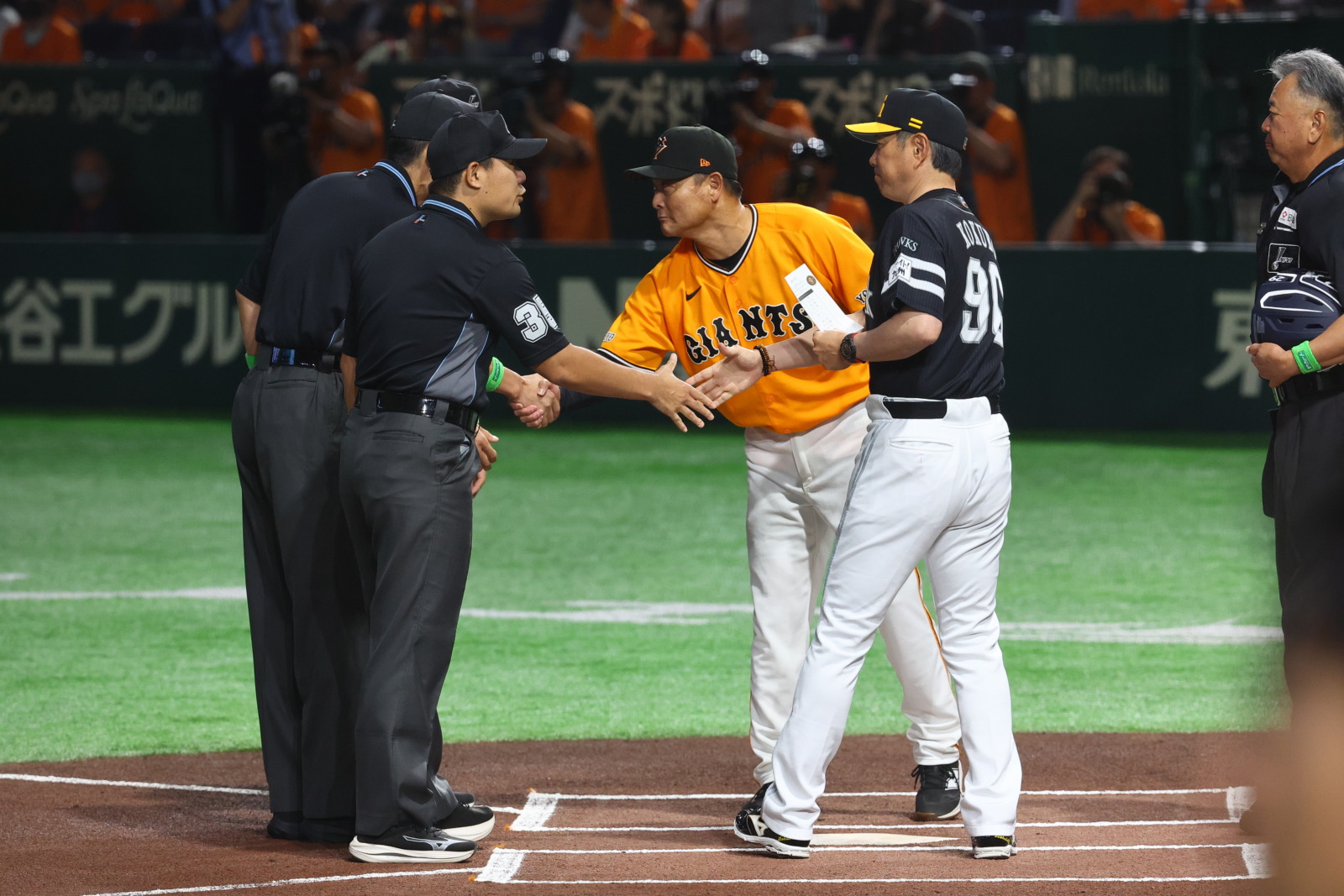 活動歴および当時の関連ビジュアル記録