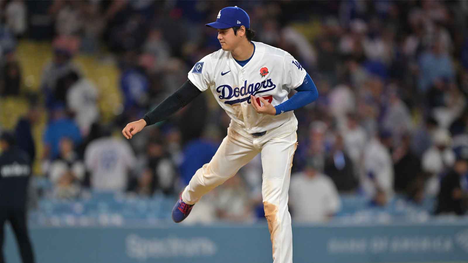 Watch Dodgers superstar Shohei Ohtani throw Philly bullpen session amid knee recovery