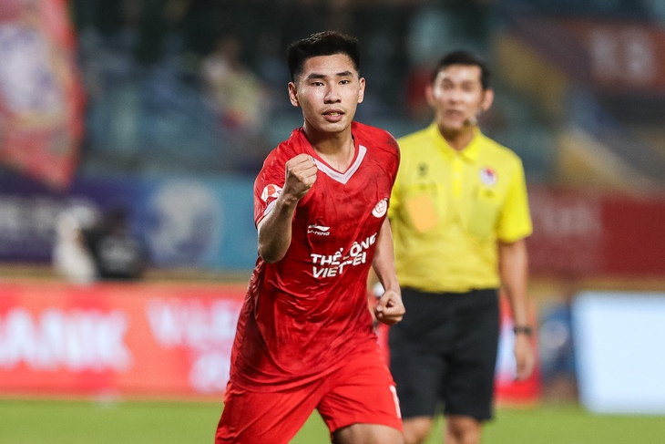 Treo còi trọng tài trận Thể Công - Viettel hòa PVF-CAND