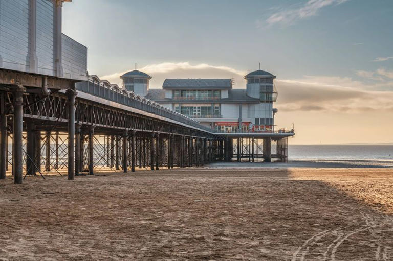 Teenagers knocked unconscious in late-night attack at the Grand Pier