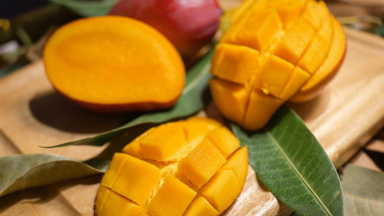 Which Indian city is famous for kesar mangoes?