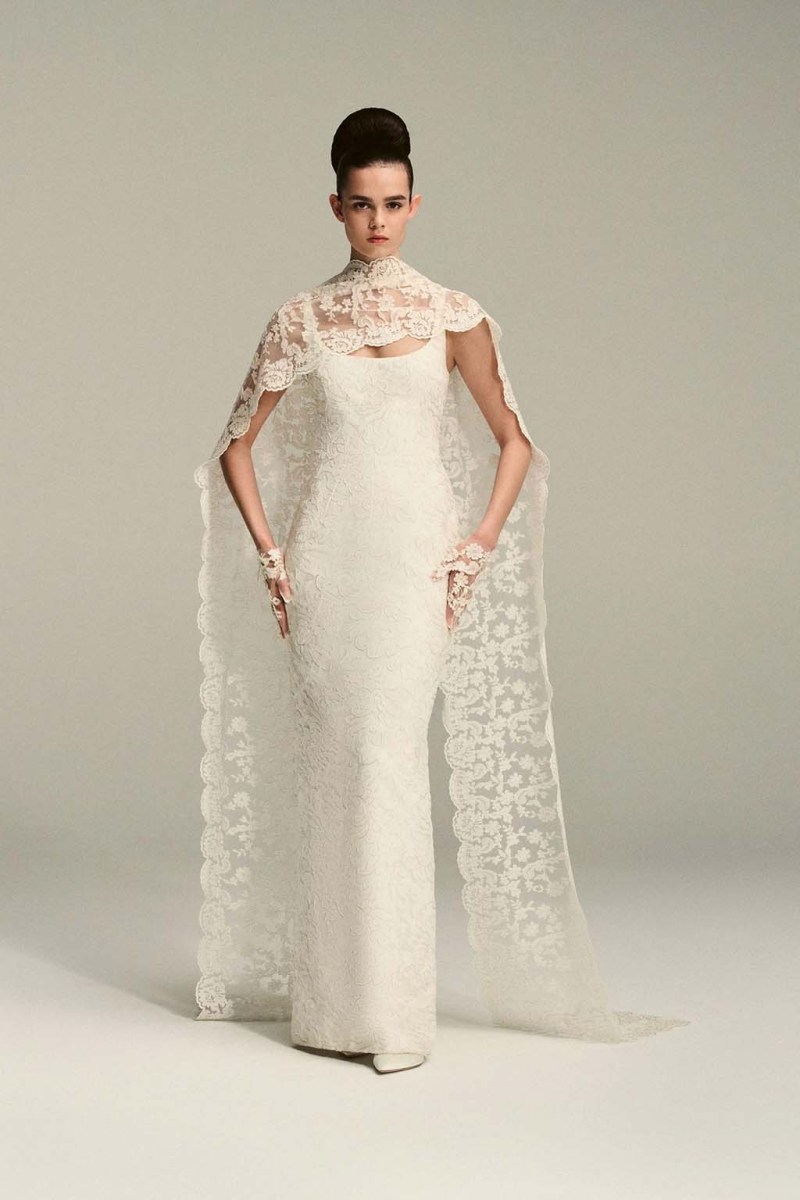 40 effortlessly elegant neck scarf wedding dresses to inspire