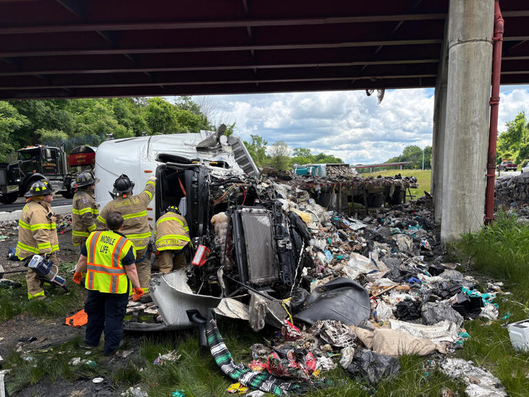 Minor injuries in I-84 double tractor-trailer crash in Southeast