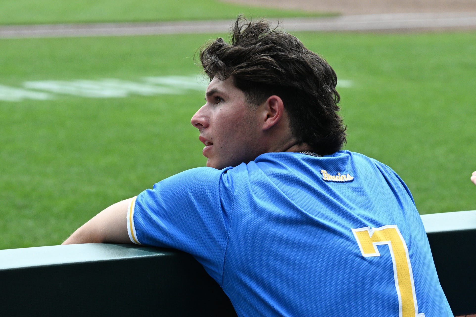 USC fans have dream diamond day as Trojans dominate, UCLA eliminated