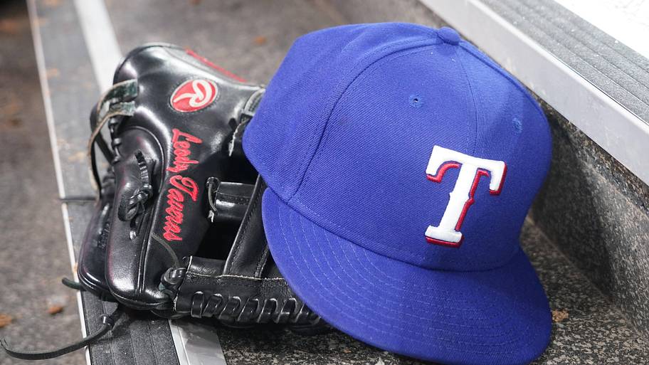 Former Cardinals fan favorite returns to St. Louis as Rangers skipper