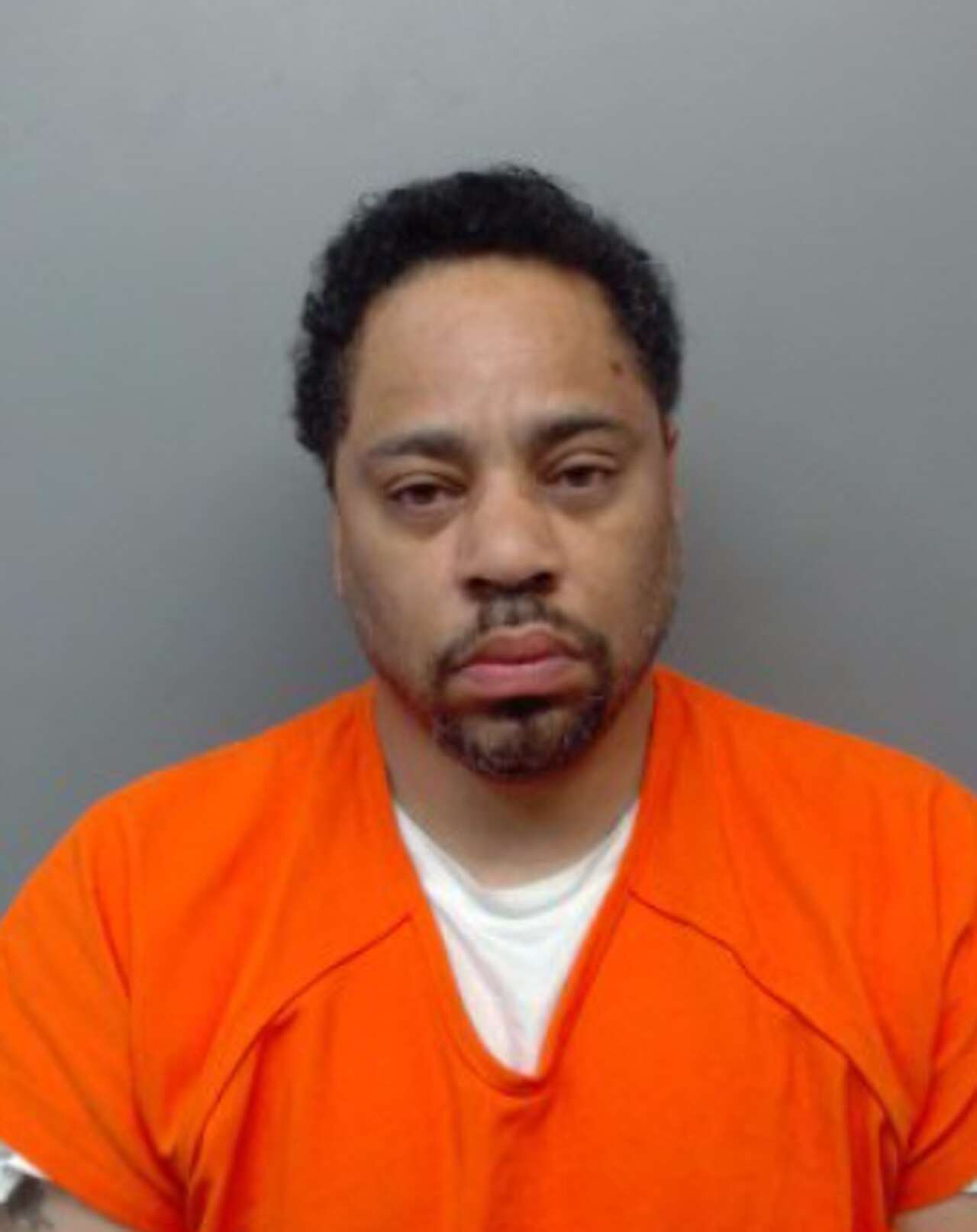 Man arrested after 20 migrants found in truck; 2nd such Webb County ...