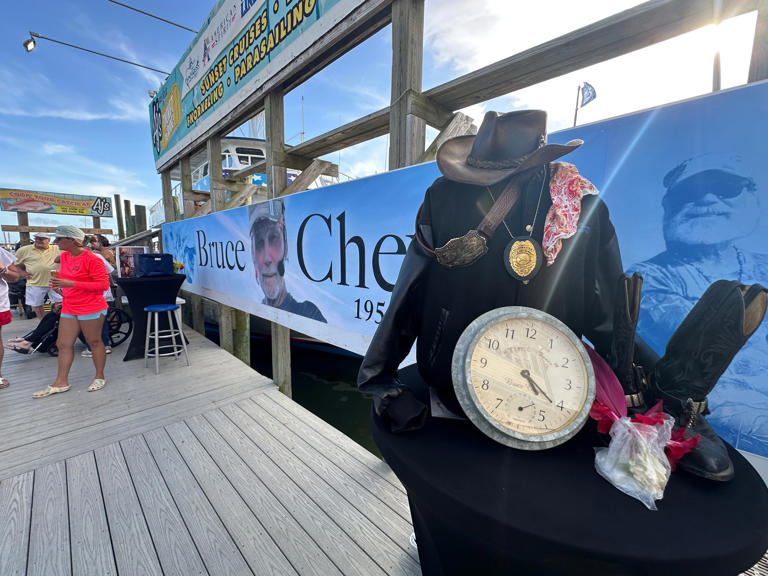 Destin fishing fleet honors late rodeo weighmaster Bruce Cheves