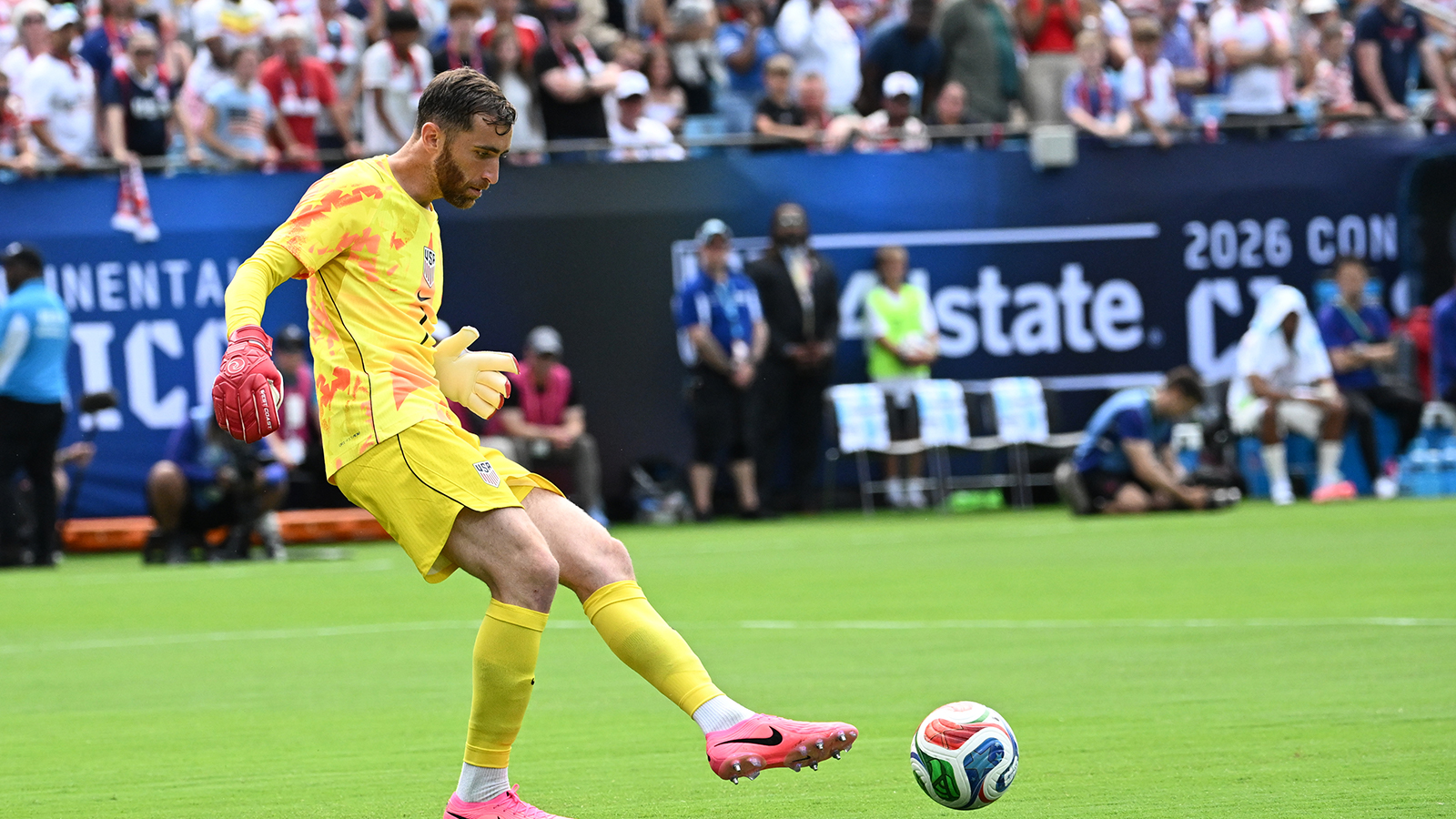 Former USMNT defender predicts Matt Freese in goal for World Cup ...
