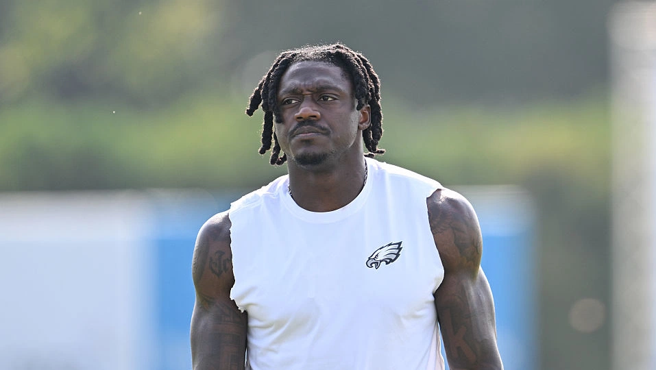 Eagles trade AJ Brown to Patriots as NFC East race looms