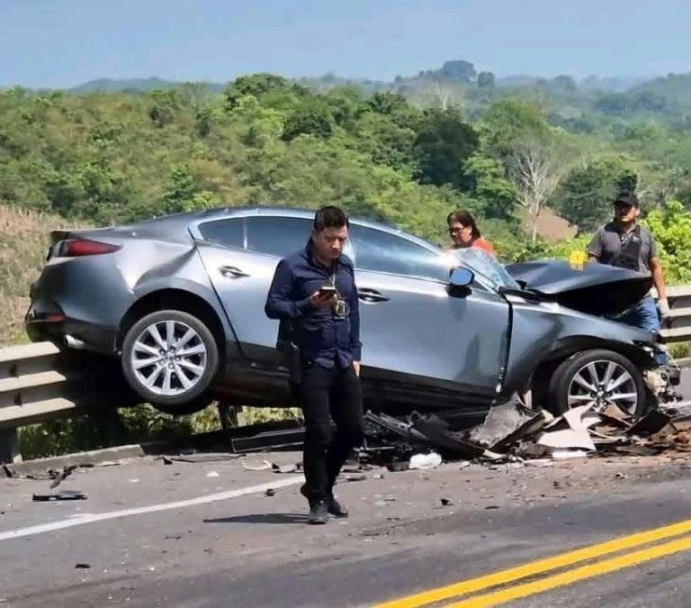 Fuerte choque entre una camioneta y un auto en Veracruz deja cuatro ...