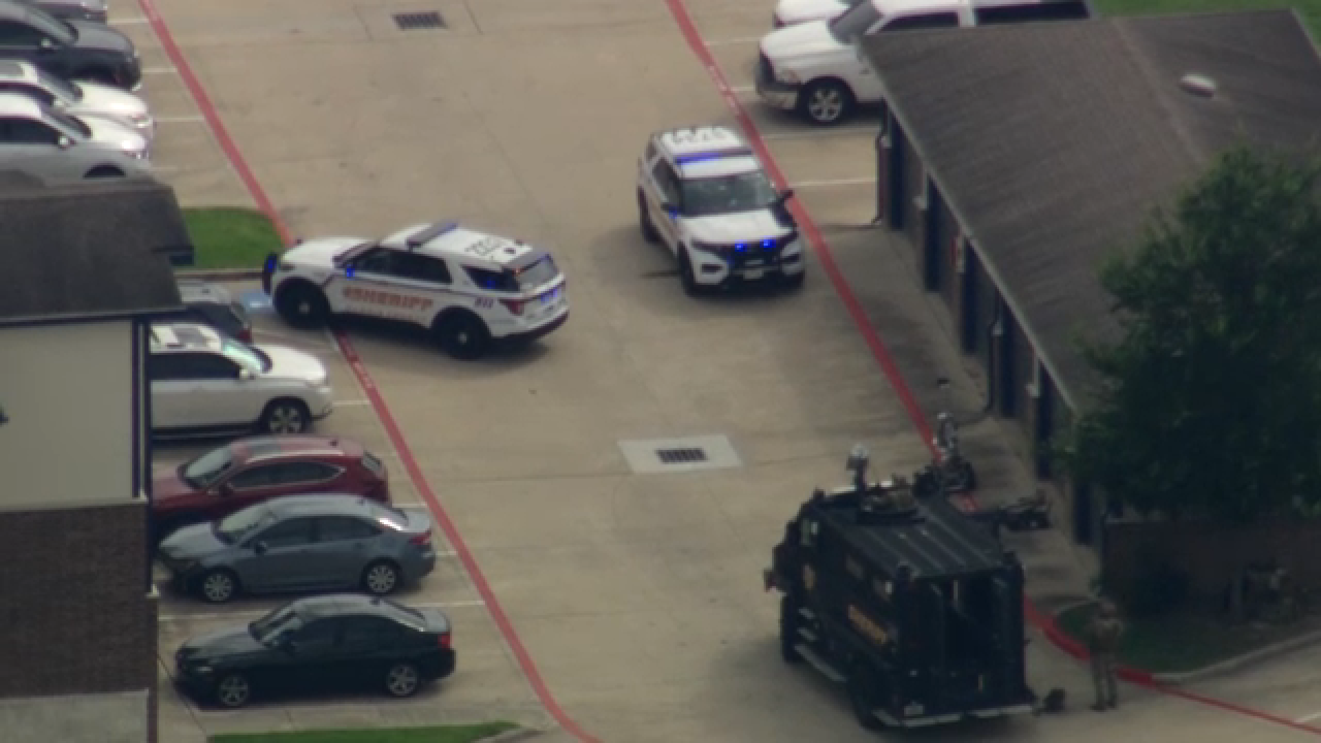 Man, woman found dead after hourslong standoff situation in west Harris ...