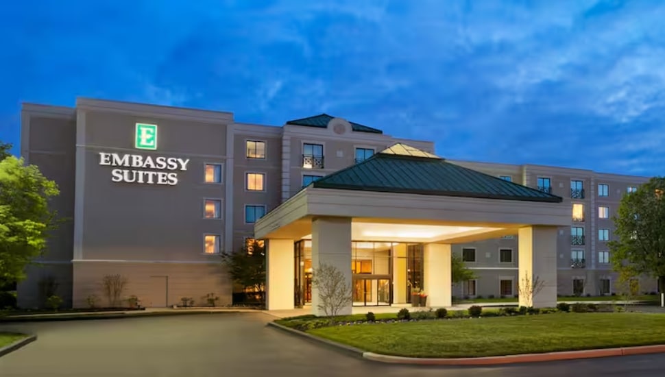 embassy-suites-near-philadelphia-airport-listed-for-sale-as-investors