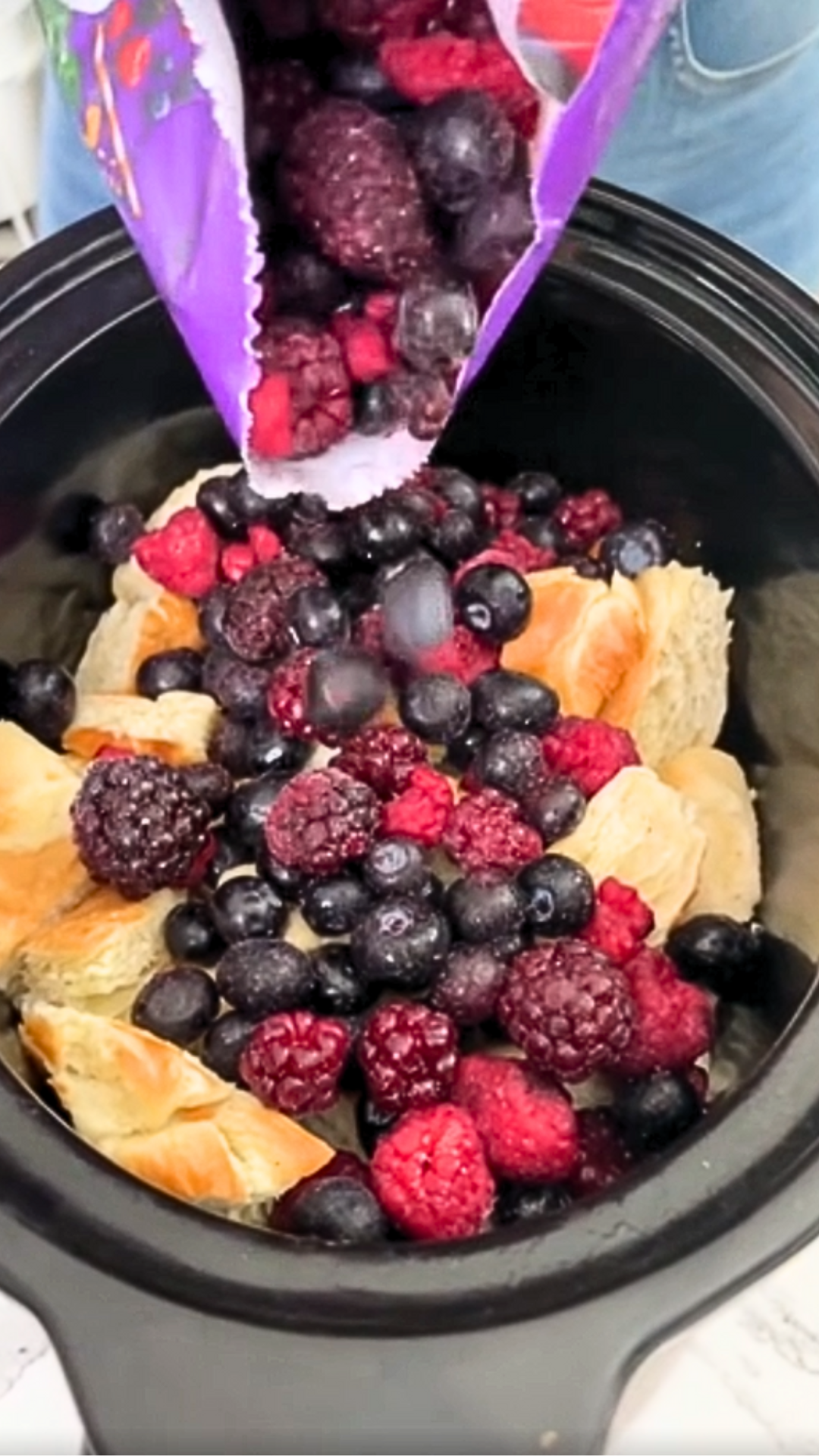 Easy crockpot desserts that deliver delicious homemade flavor
