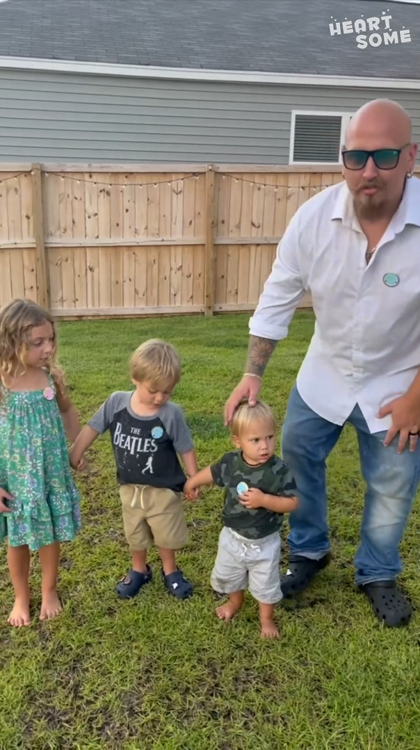 Family holds cute intimate gender reveal celebration