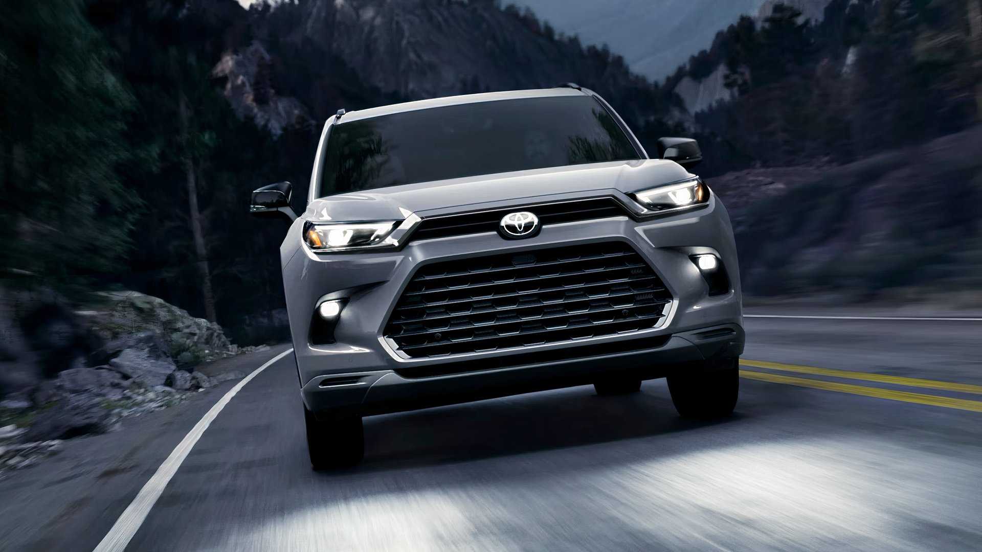 2026 Toyota Grand Highlander Hybrid front action