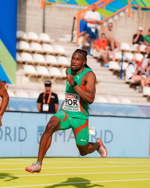 Delvis Santos vence 200 m com recorde pessoal no Meeting de Praga