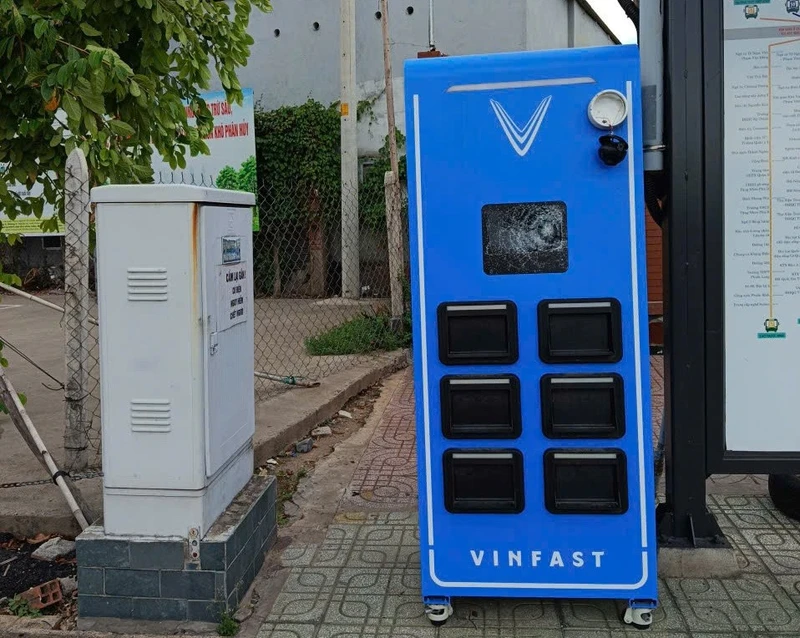 Bị bắt vì đập phá hàng loạt tủ đổi pin xe điện ở TPHCM để gây chú ý