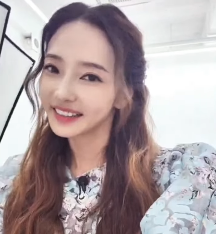 한채영, 건강 이상설에 근황 공개... 밝은 모습 눈길