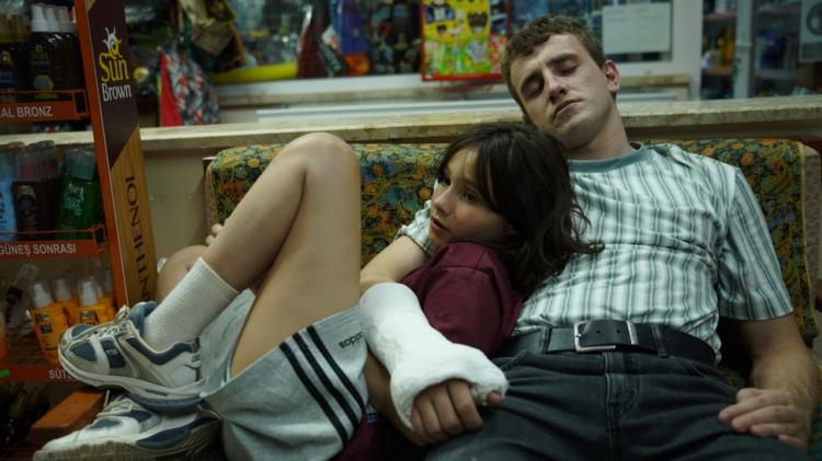 « Aftersun » : France 4 diffuse un drame familial bouleversant