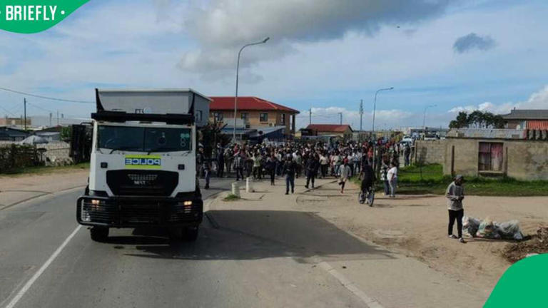 Deadly Mossel Bay unrest leaves Mozambican nationals dead, hundreds