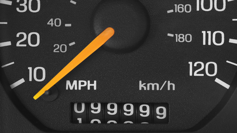 9 classic car features that are probably gone forever