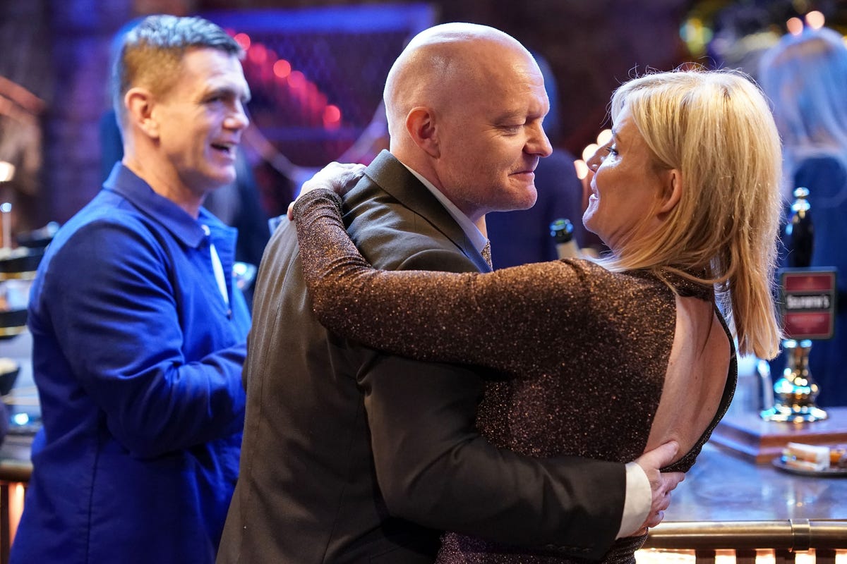 EastEnders' Cindy left stunned by huge wedding twist in early iPlayer ...