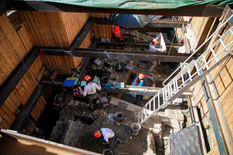 Under Notre Dame cathedral, a 'dig of the century' unearths 1,700 years ...