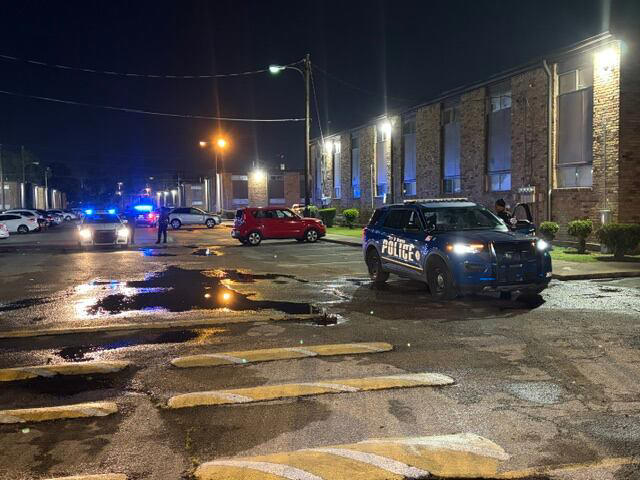 MPD: 1 injured after shooting at apartment complex in Parkway Village