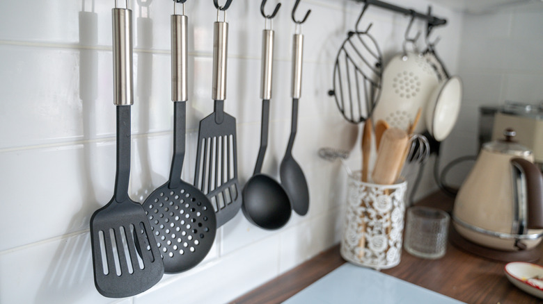Plastic kitchen essentials you should throw out (and non-toxic ...