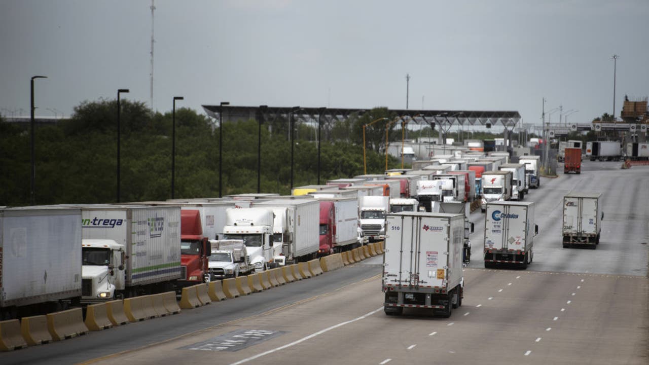 Texas mandates English-only CDL tests, resumes licensing for seasonal ...