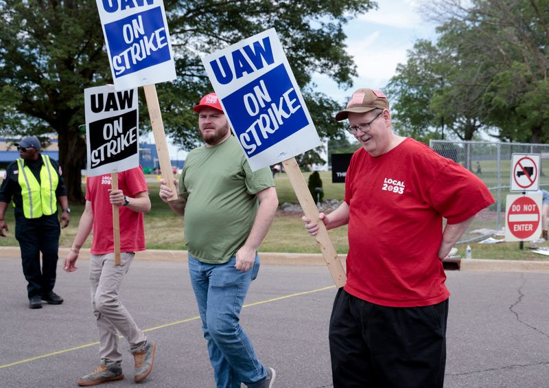 UAW strike against GM axle supplier continues without talks, union ...