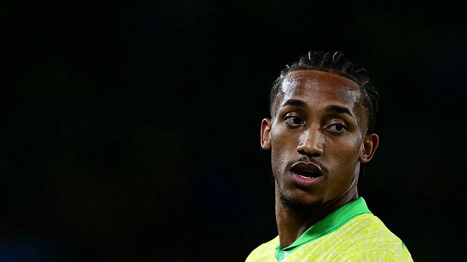 The Chelsea star must feel aggrieved. | PABLO PORCIUNCULA/AFP/Getty Images