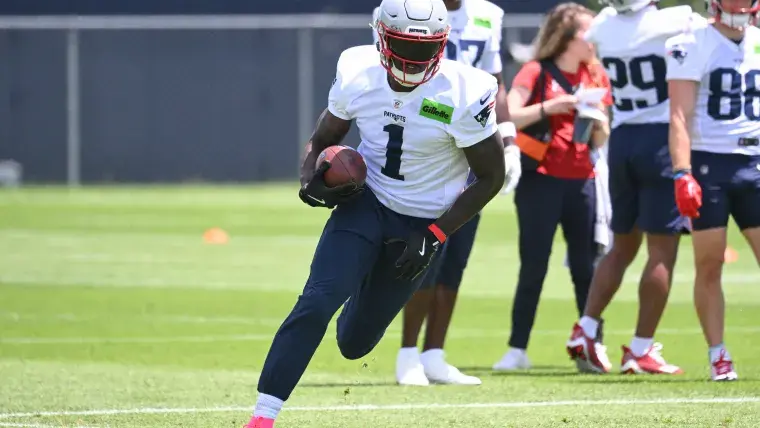 New photo reveals AJ Brown's locker buddy at new Patriots facility
