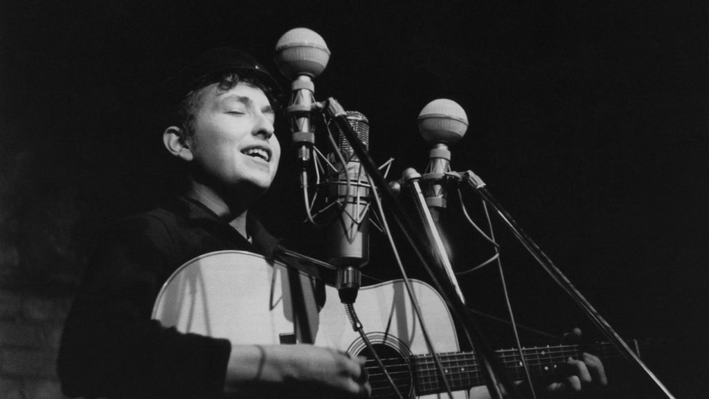 Pre-fame Bob Dylan's Chicago: An aspiring teenage musician hanging out ...