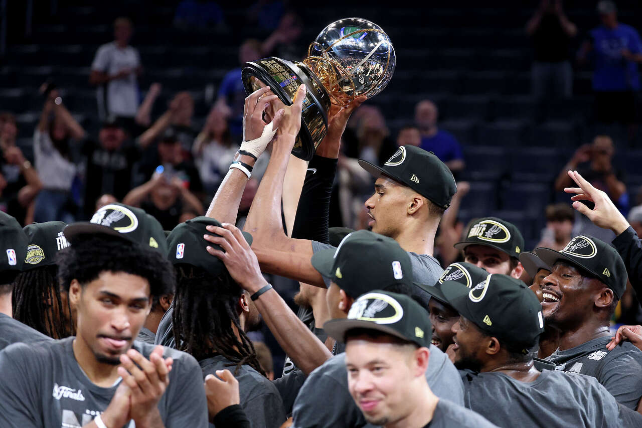Spurs' NBA Finals run forces SAISD graduation schedule shakeup